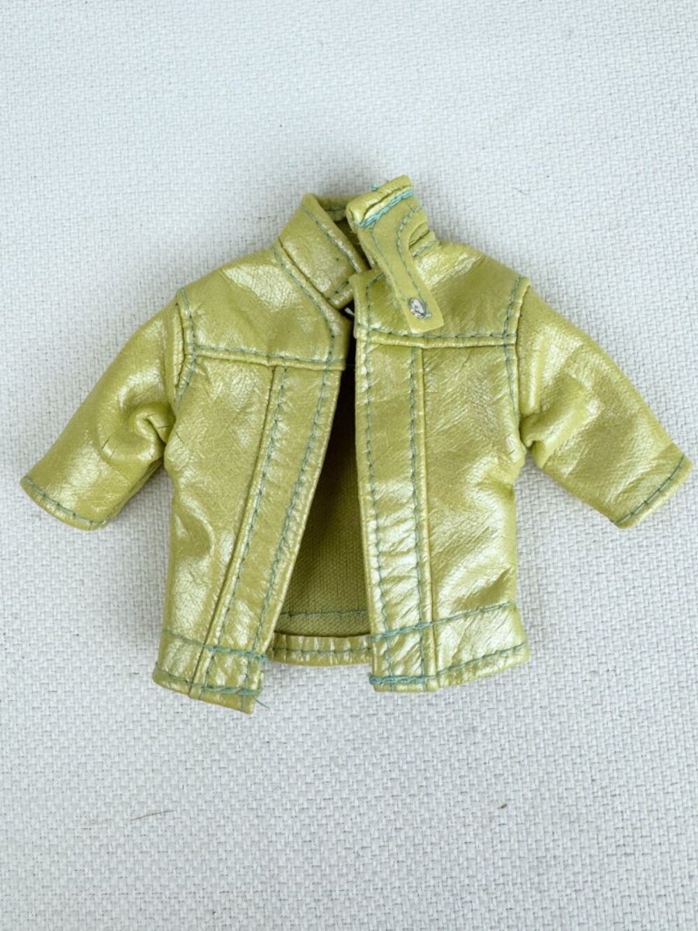 💚3/$20 2002 Jewel Girl Teresa Green Jacket Barbie Mattel